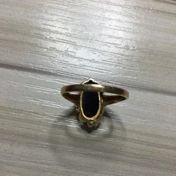 Ring - Picture 3 of 4